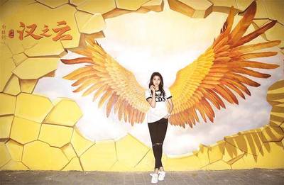 次元墻已裂！戲精關曉彤-耶亞希小仙女的戀情是否坐實？